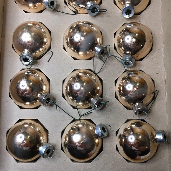 18 Glass Ornaments in Box Christmas Holiday Tree Decorations Small Ball - Picture 7 of 14